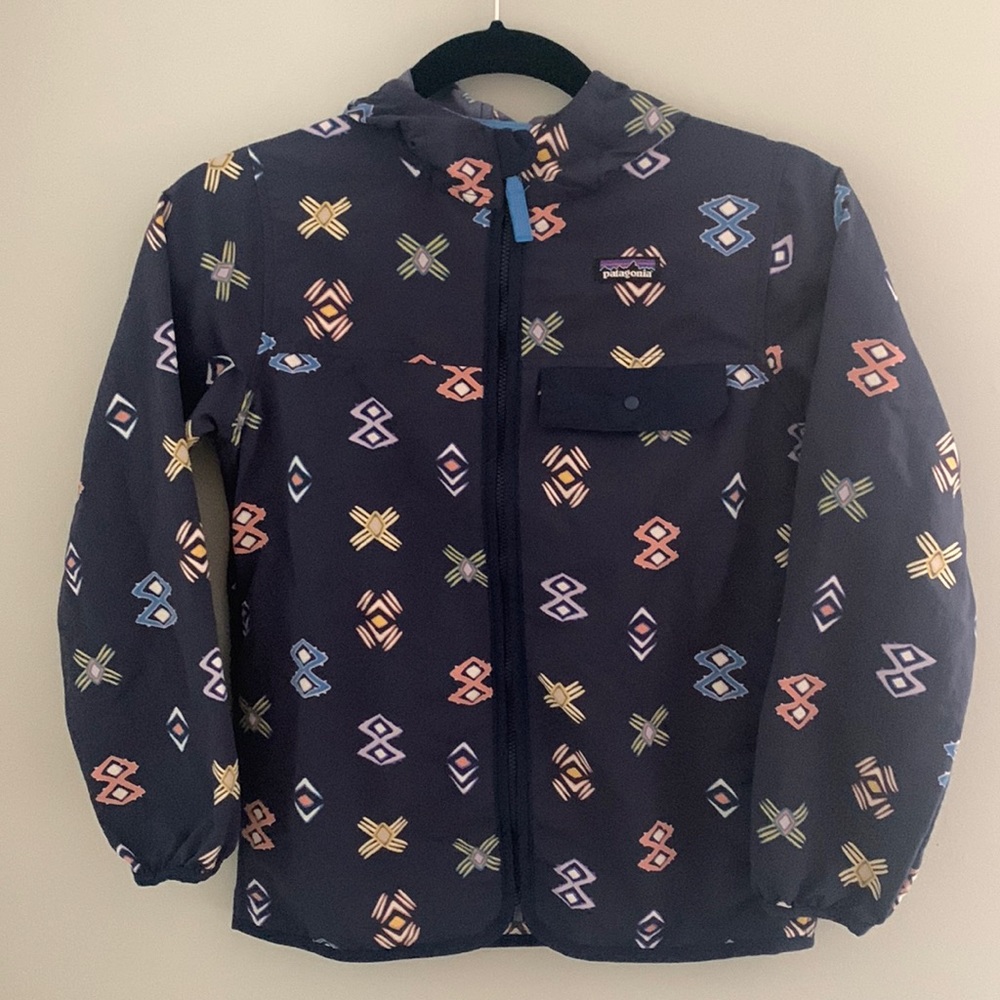Patagonia lightweight kids jacket with hood size 8